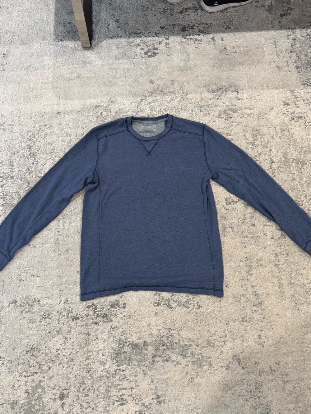 Eddie Bauer Men's Slate Blue Long-Sleeve Crew Sweatshirt